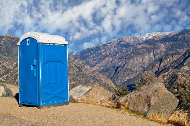 Portable Toilet Options We Offer in Weed, CA